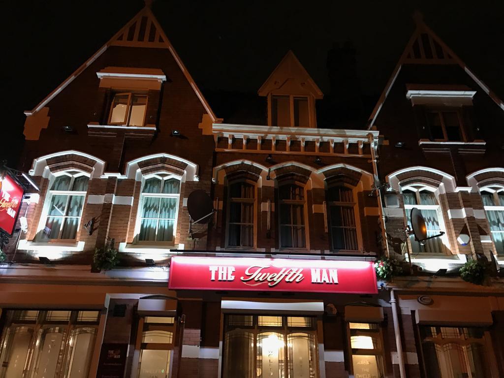 Anfield Accommodation Part Of The Twelfth Man Public House Liverpool Exteriér fotografie