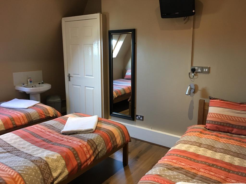 Anfield Accommodation Part Of The Twelfth Man Public House Liverpool Exteriér fotografie