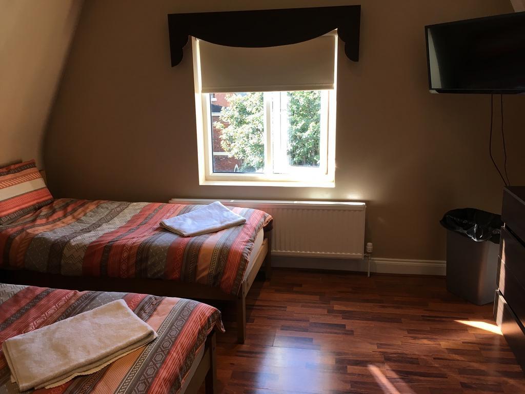 Anfield Accommodation Part Of The Twelfth Man Public House Liverpool Exteriér fotografie
